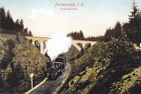 Idylická železnice zachycená na starých pohlednicích
