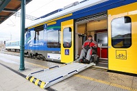 Do vlaků se vrátili i lidé s handicapem