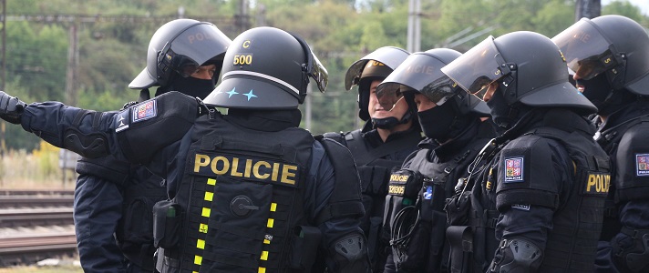 Policisté trénovali zásah proti chuligánům