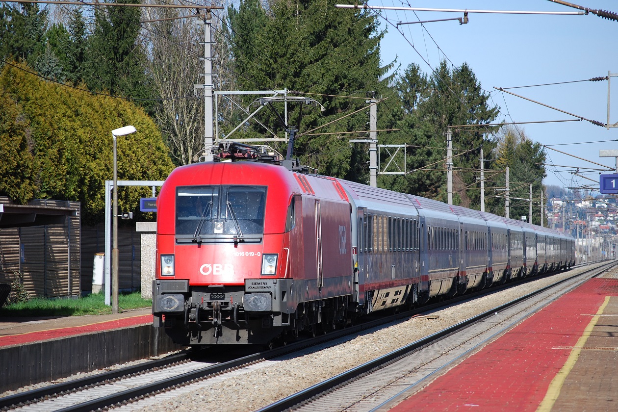 Rakouská Westbahn získá čtyři koleje
