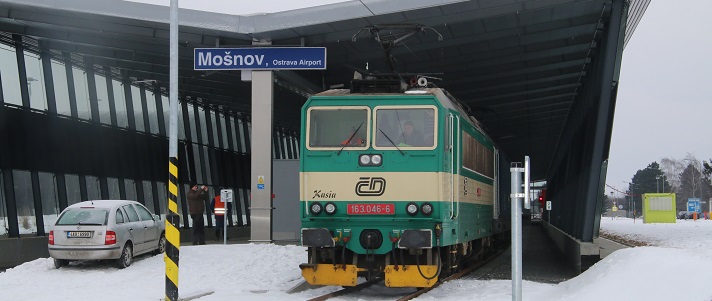 Novou trať na letiště v Mošnově otestovaly dva Peršingy