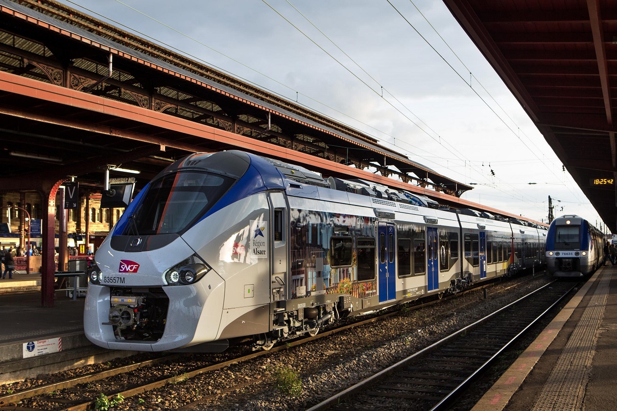 Francie hodlá do železnic do roku 2040 investovat 100 miliard eur