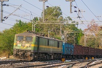 Indické železnice sází na elektřinu 
