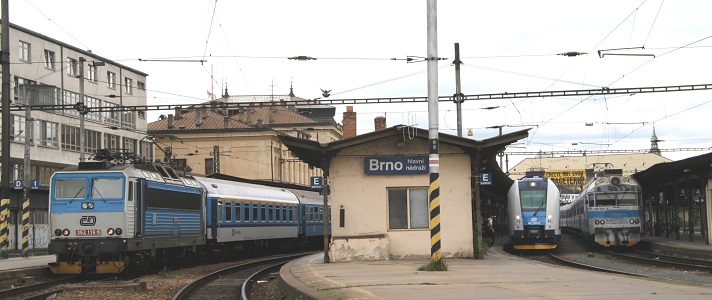 Brněnské železniční dilema: pod Petrov, nebo k řece?